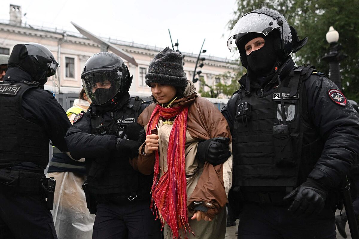 Ms de 700 detenidos en nuevas protestas en Rusia, que encerrar 10 aos a los que no quieran luchar