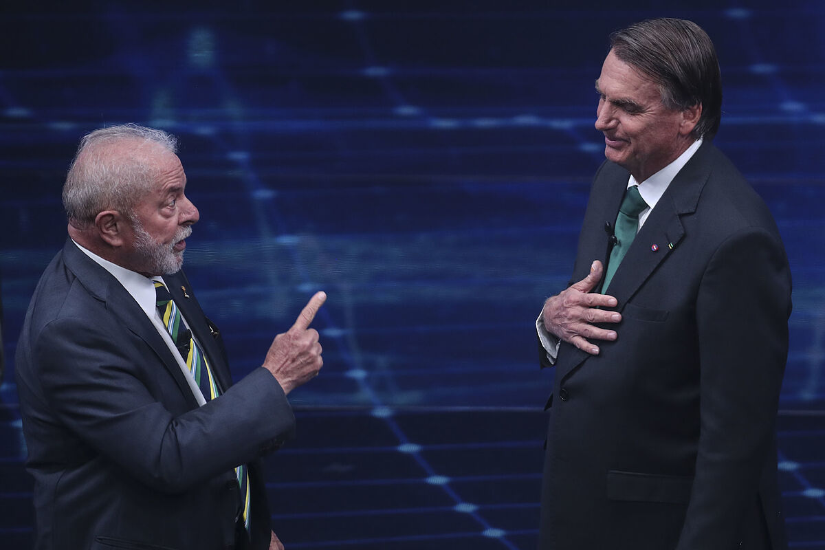 Bolsonaro saca ventaja en el final de un electrizante debate cuerpo a cuerpo con Lula