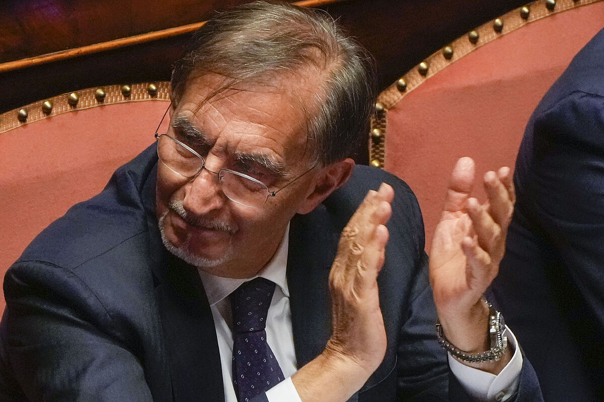 El ultraderechista Ignacio La Russa, elegido presidente del Senado italiano
