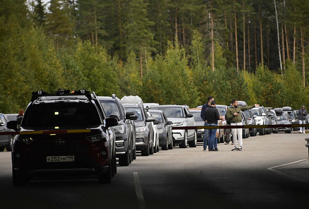 Finlandia acuerda levantar una valla metlica en su frontera con Rusia