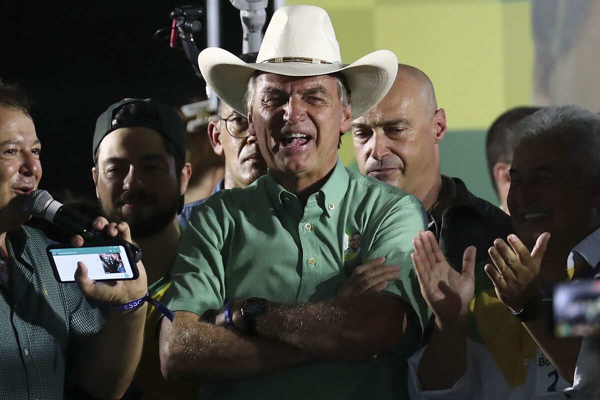 Jair Bolsonaro llega con fuerza a la semana decisiva en Brasil ante un Lula atrapado en la "burbuja de la izquierda"