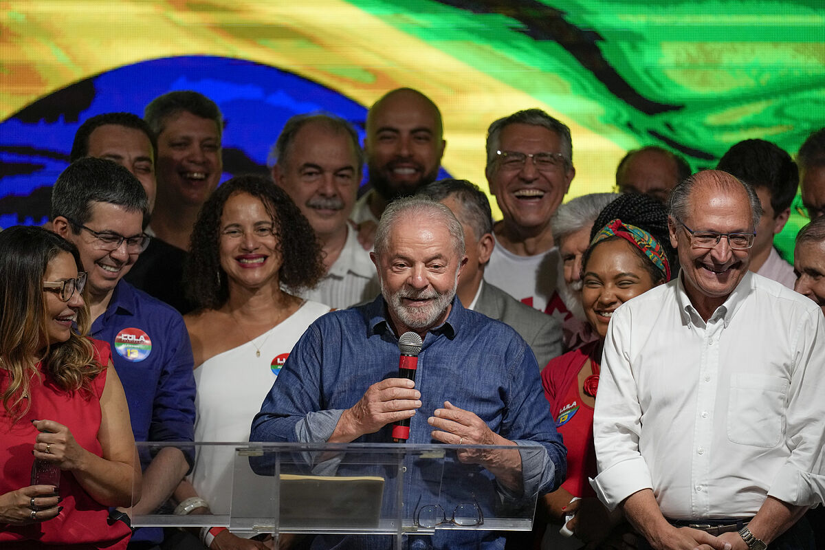 Lula vence por la mnima a Bolsonaro en las presidenciales de Brasil: "Han intentado enterrarme vivo y estoy aqu"