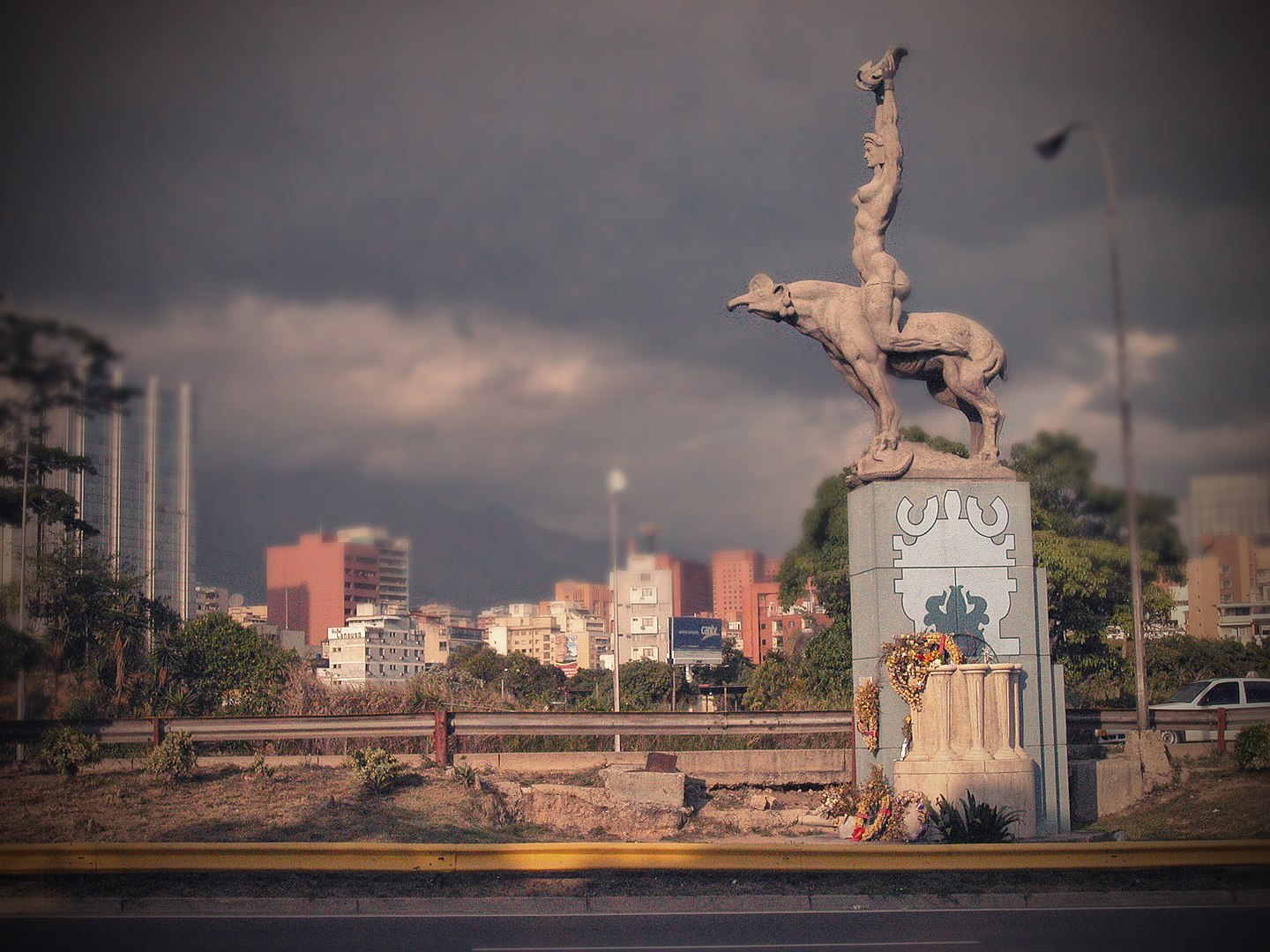 Sustraída de la UCV la icónica escultura de María Lionza