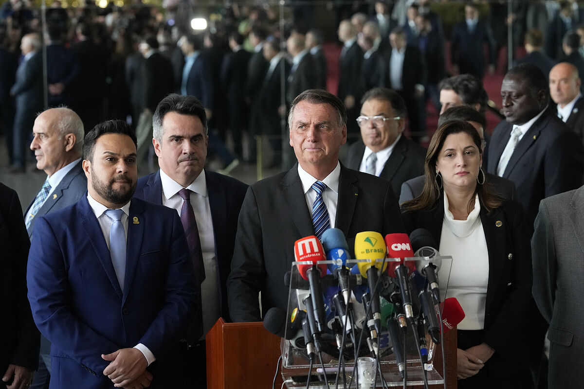Bolsonaro rompe su silencio: "Nuestros sueos siguen ms vivos que nunca, estamos a favor del orden y del progreso"
