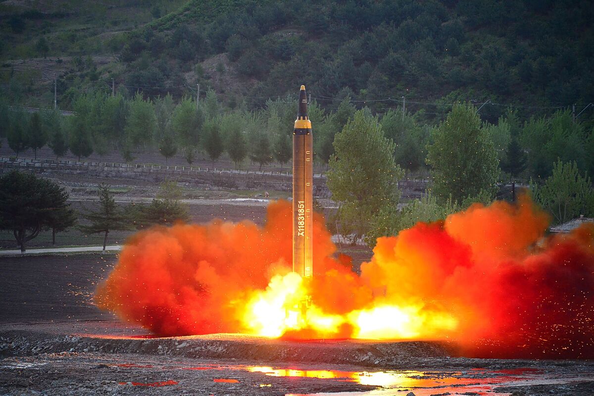 Corea del Norte lanza un misil balstico coincidiendo con la visita de Pedro Snchez a Sel