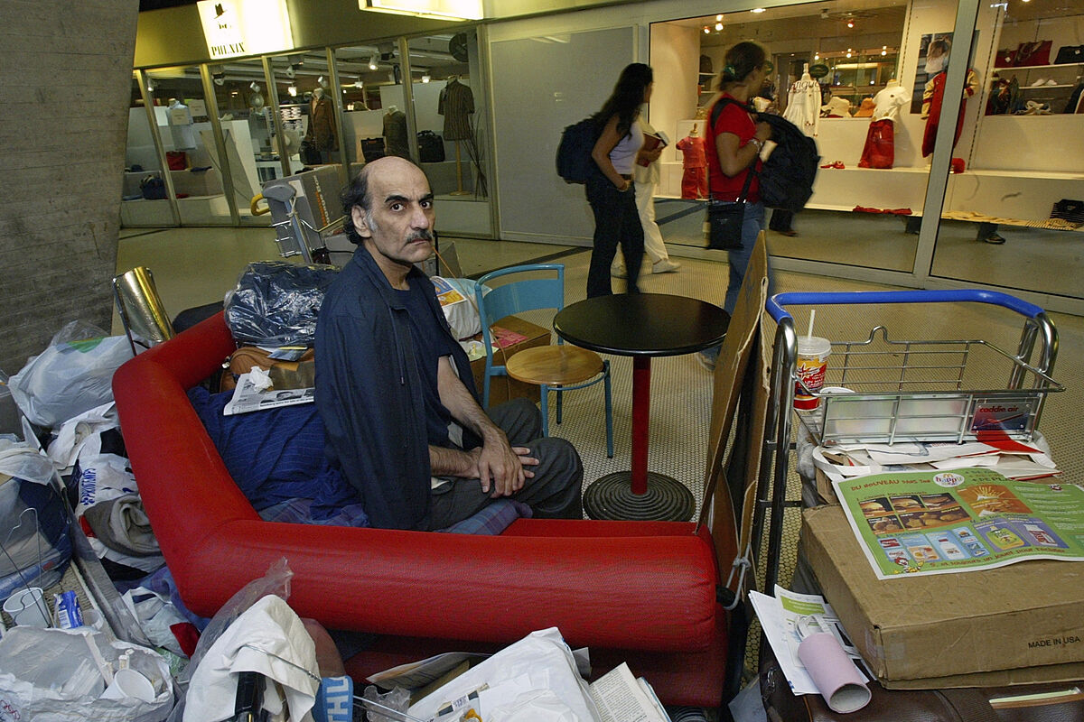 Muere en un aeropuerto de Pars el refugiado iran que inspir la pelcula 'La Terminal'