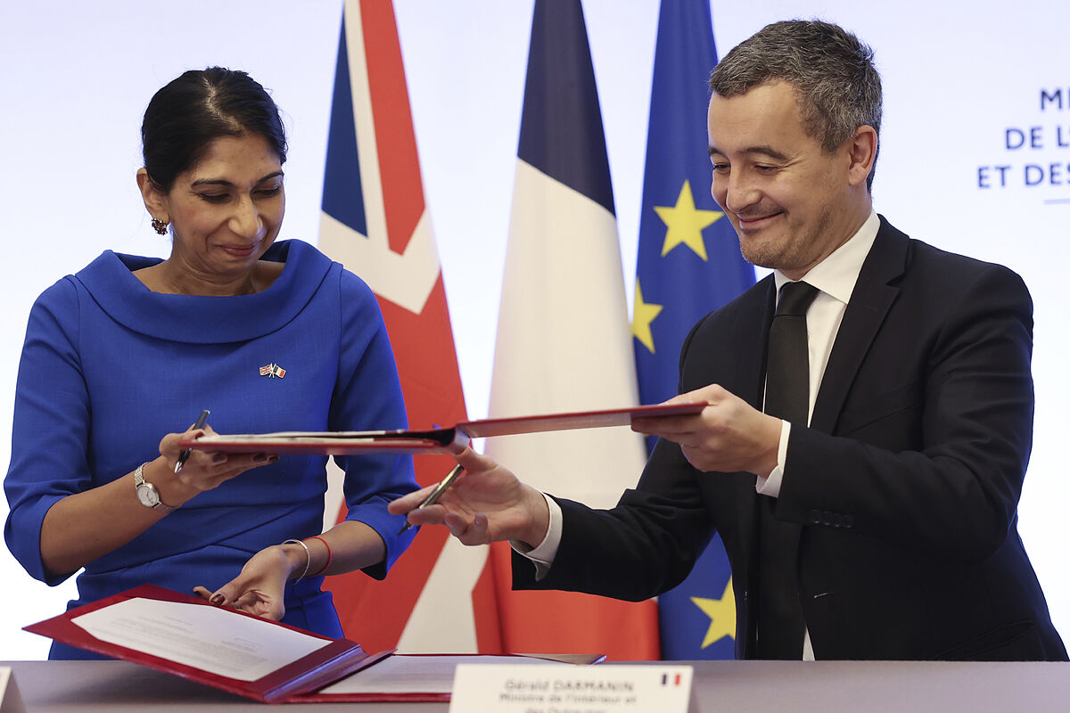 Reino Unido y Francia firman un nuevo acuerdo para frenar la inmigracin irregular en el Canal de la Mancha
