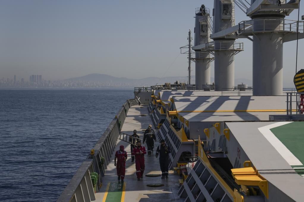 Rusia confirma que suspende la circulacin de buques por el mar Negro