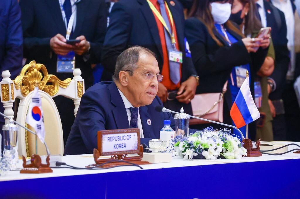 Una cumbre en Camboya sienta a Biden y Lavrov en la misma mesa