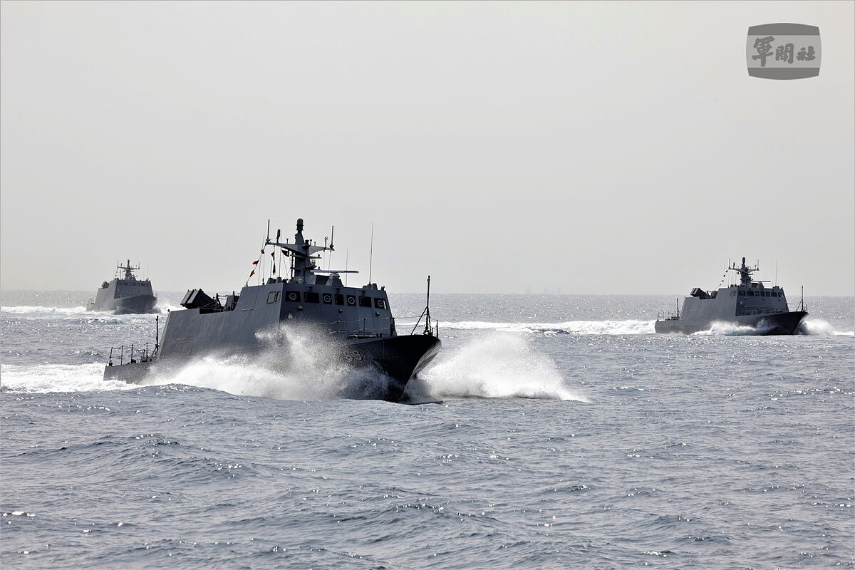 Aumentan las tensiones entre Taiwán y China por la presencia de 15 cazas chinos y 16 buques de guerra cerca de la isla