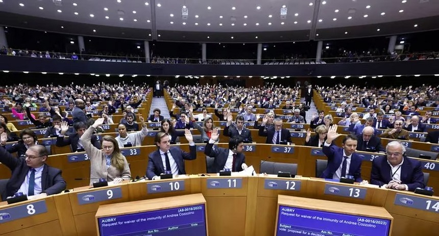 El Parlamento Europeo condena la descalificación de los opositores