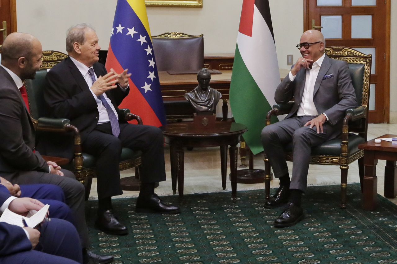 El presidente de la Asamblea Nacional recibe a su homólogo palestino