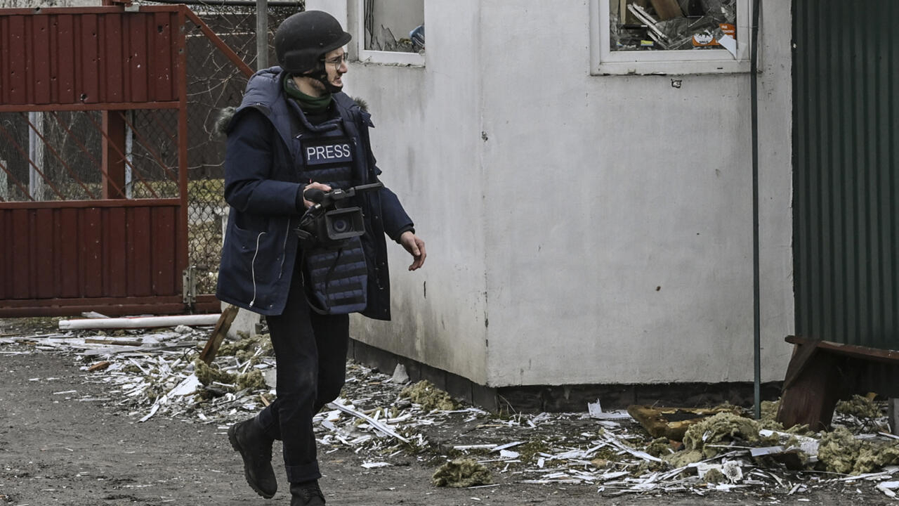 Francia otorga al periodista de la AFP Arman Soldin, asesinado en Ucrania, su mayor honor