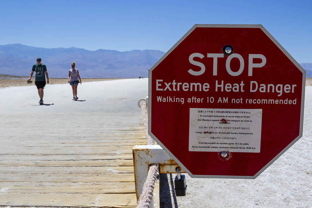 Fuertes olas de calor en todo el mundo: cierre de la acrópolis de Grecia, más de 40 grados en Italia y hasta 54 en Estados Unidos.