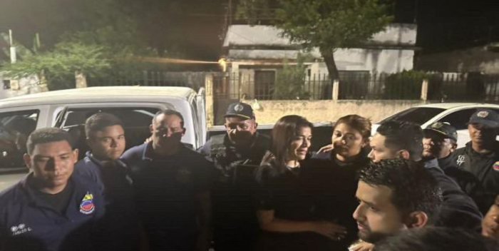 Liberados los cuatro funcionarios secuestrados en el centro de detención de Aragua