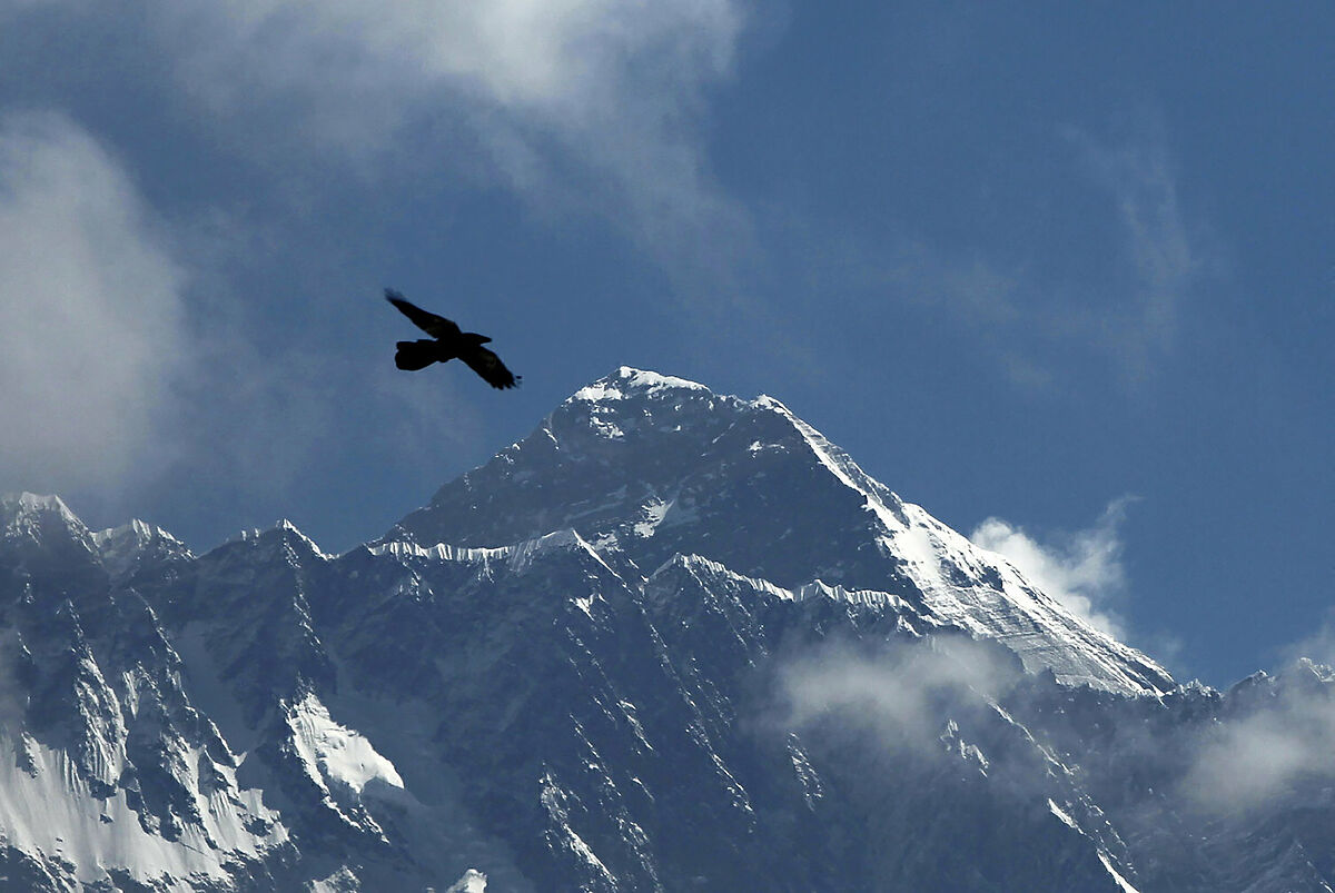 Mueren los seis ocupantes del accidente de helicóptero en Nepal