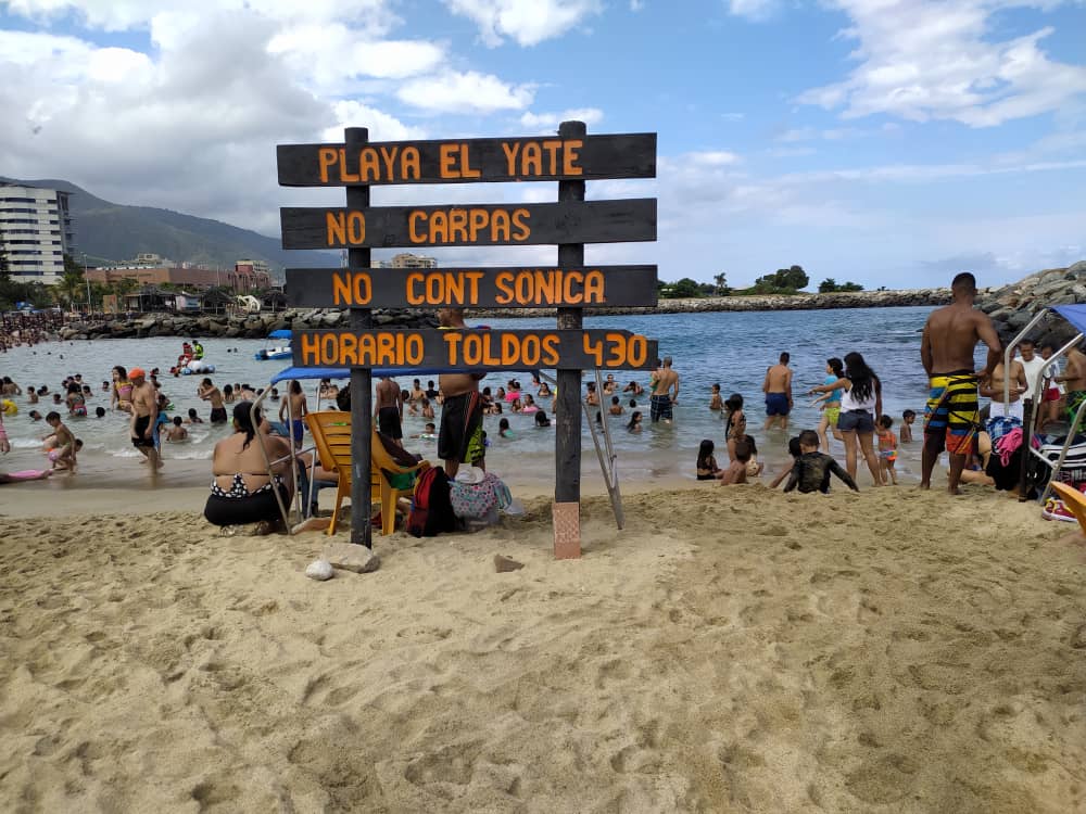 Se remodelan servicios de playa El Yate