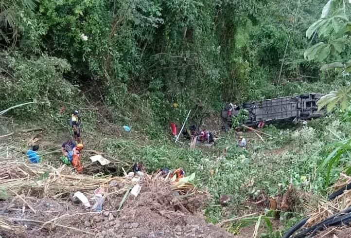 Trágico accidente en Colombia: bus con migrantes venezolanos se estrella en Barranco #22Jul