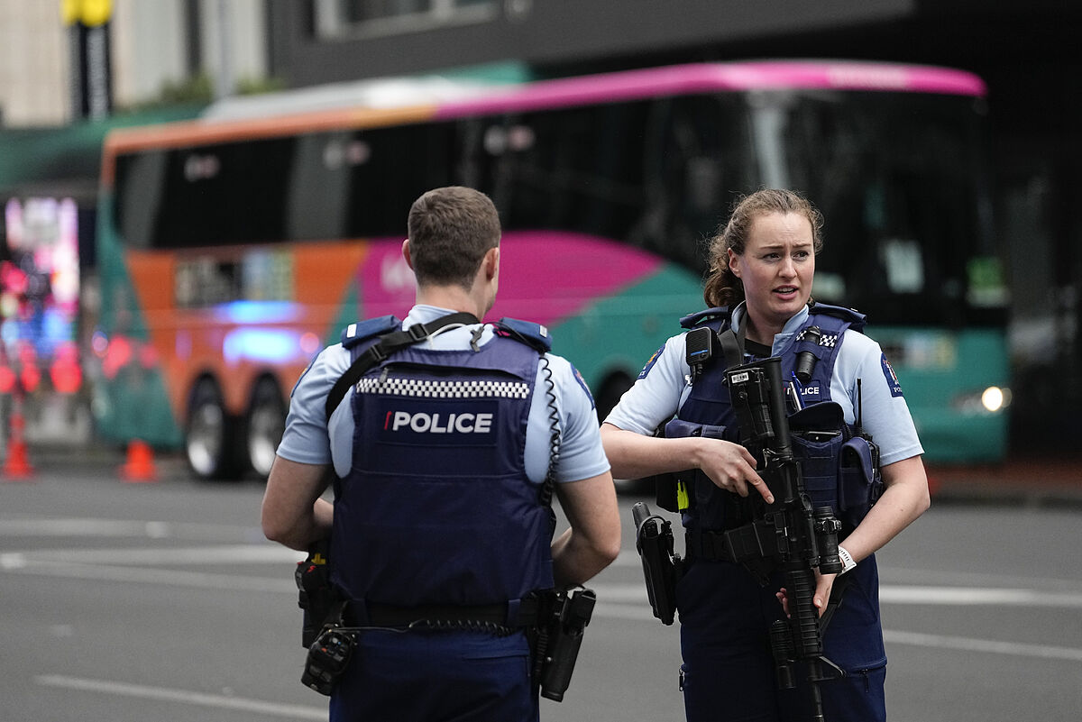 Tres muertos en un tiroteo en la ciudad de Auckland de Nueva Zelanda cuando la Copa Mundial Femenina está a punto de comenzar