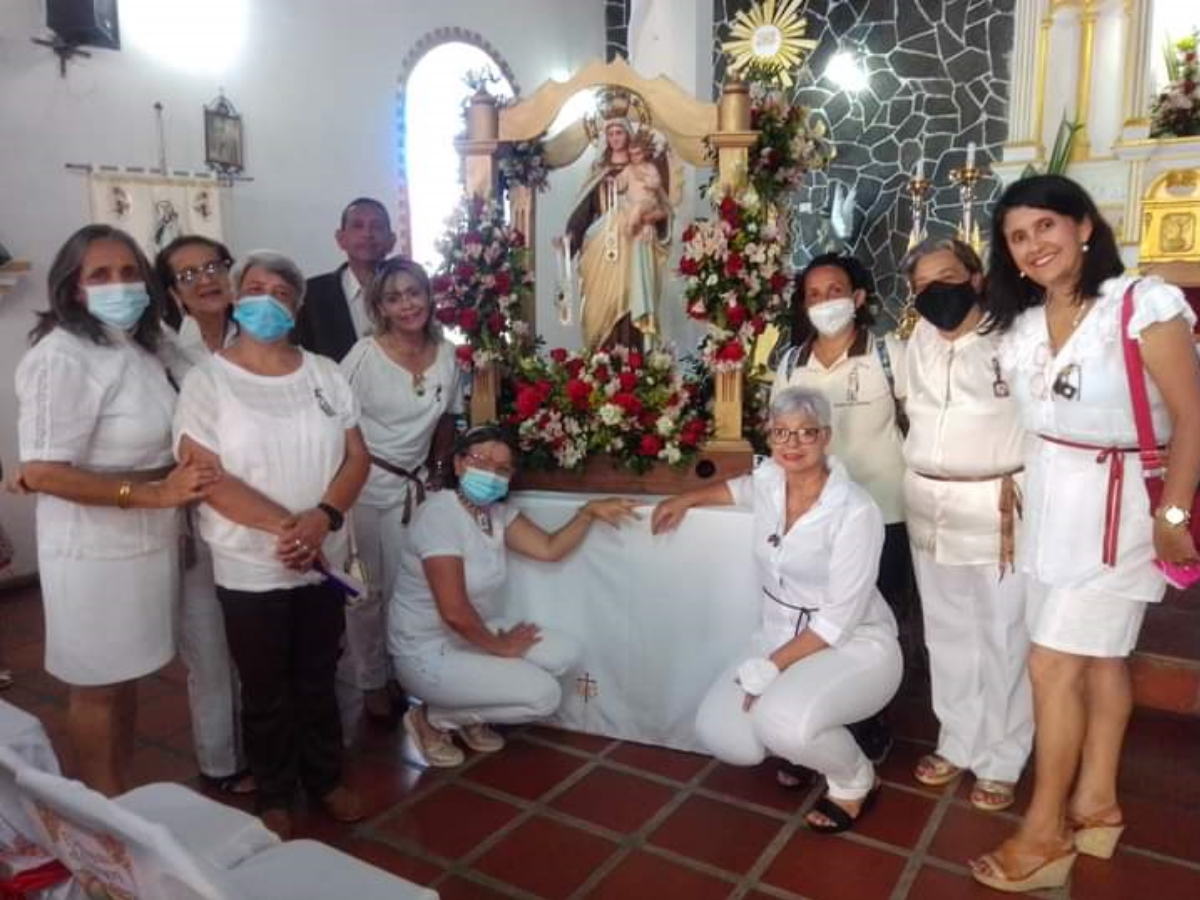 Trujillanos rinden homenaje a la Virgen del Carmen en su tiempo