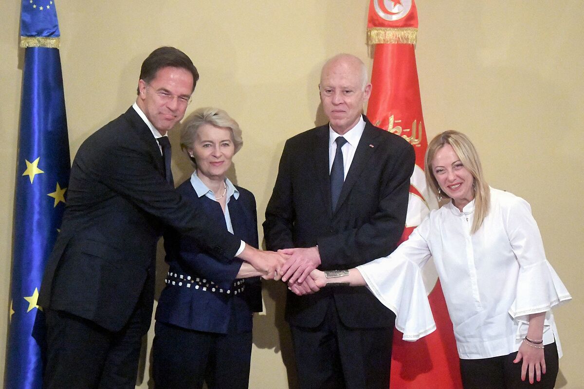 UE y Túnez firman acuerdo migratorio