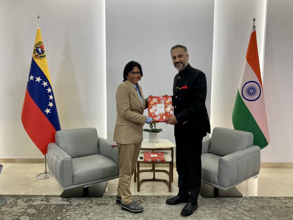 Venezuela despide al embajador de la India con banderas del multilateralismo