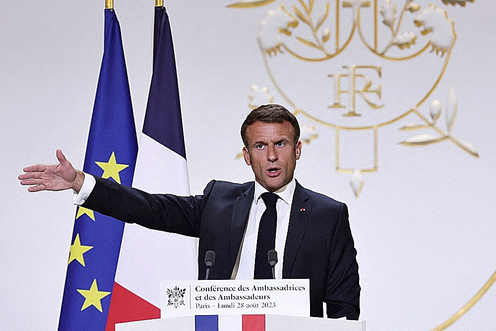 Macron busca alianzas para desbloquear su mandato