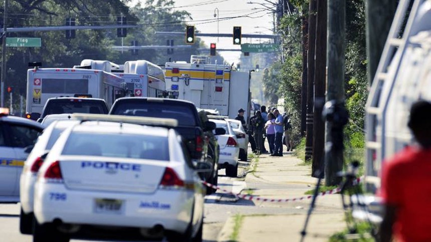 Presunto supremacista blanco realiza un tiroteo en Florida, mata a tres y luego se suicida