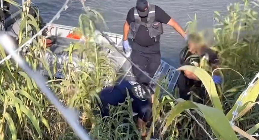 Encuentran los cuerpos de dos inmigrantes ahogados en el Río Bravo