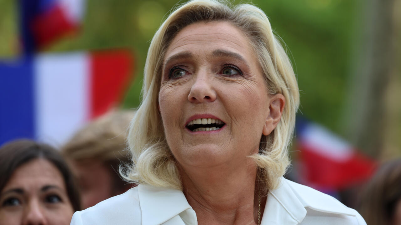Fiscales de París piden juicio por financiación europea del partido de extrema derecha de Le Pen