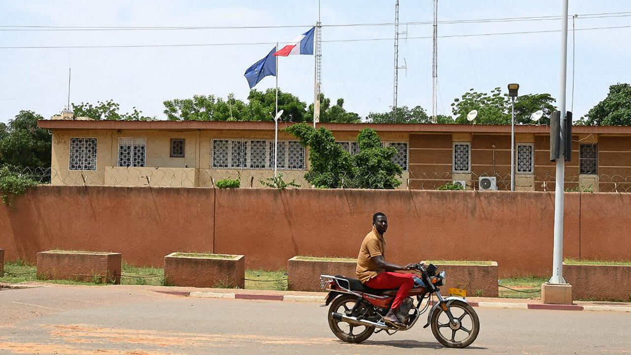 Francia libera a un ciudadano detenido en Níger tras un golpe de estado