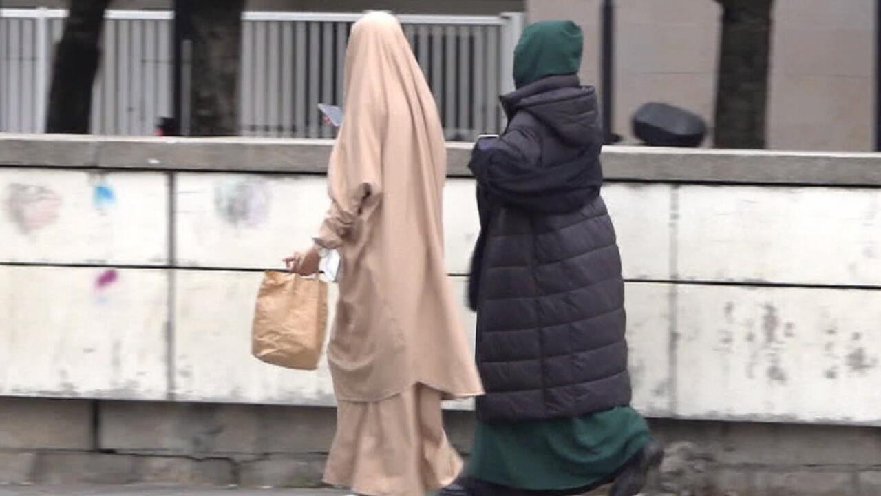 La prohibición de la abaya en las escuelas francesas