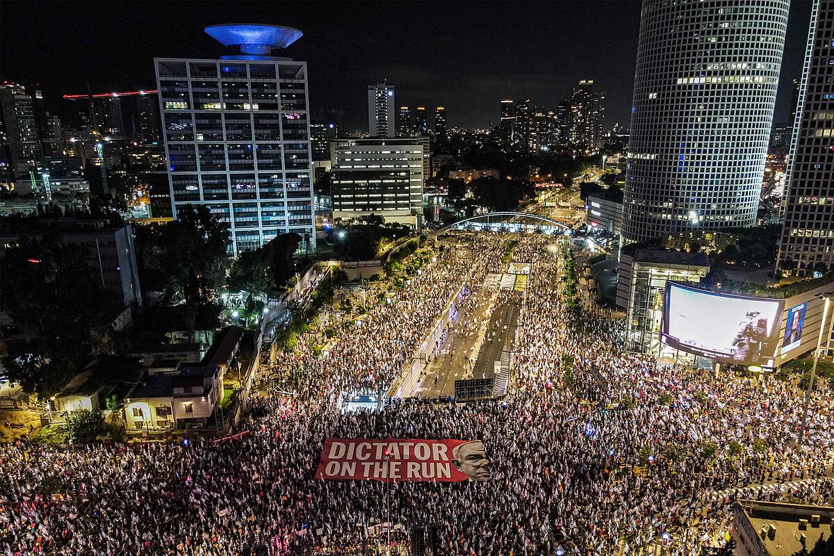 Más de 100.000 israelíes protestan contra la reforma judicial de Netanyahu