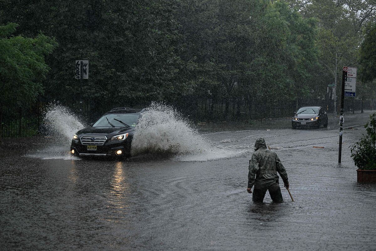 Nueva York intenta recuperarse del caos creado por las lluvias más intensas en 70 años