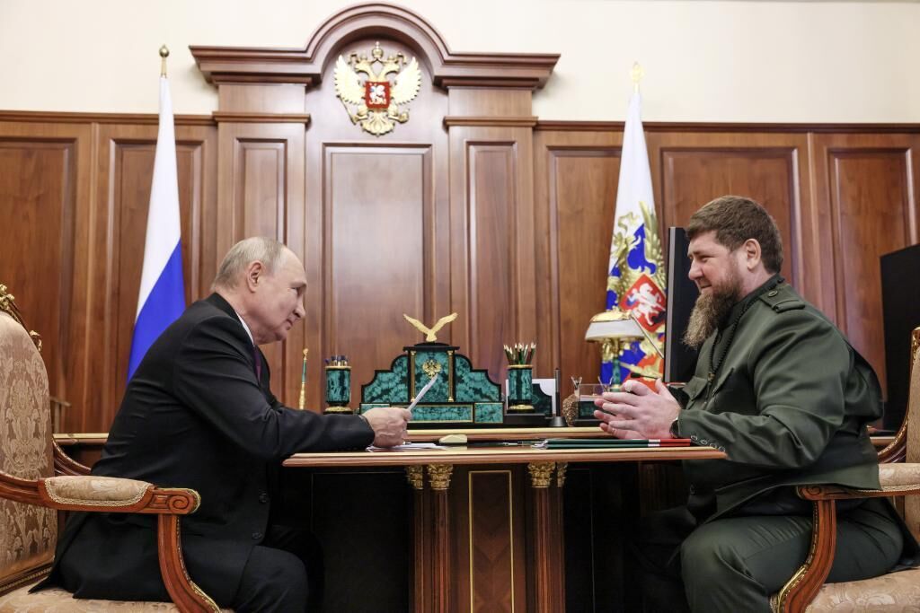 Putin se reúne con Kadyrov en medio de la polémica en torno al hijo del líder checheno