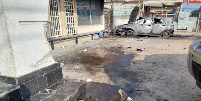 Un vehículo chocó y se incendió en Zulia