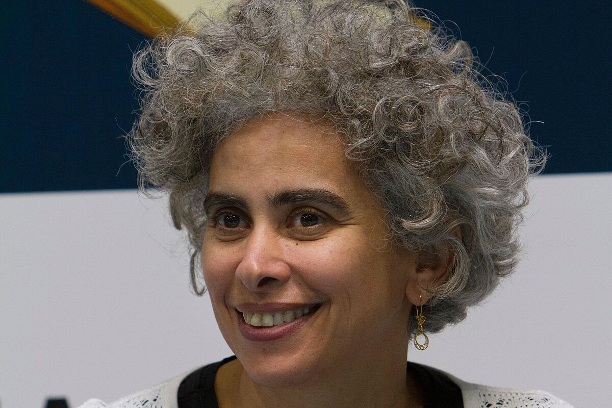 Adania Shinli, la escritora censurada en la Feria del Libro de Frankfurt por ser palestina