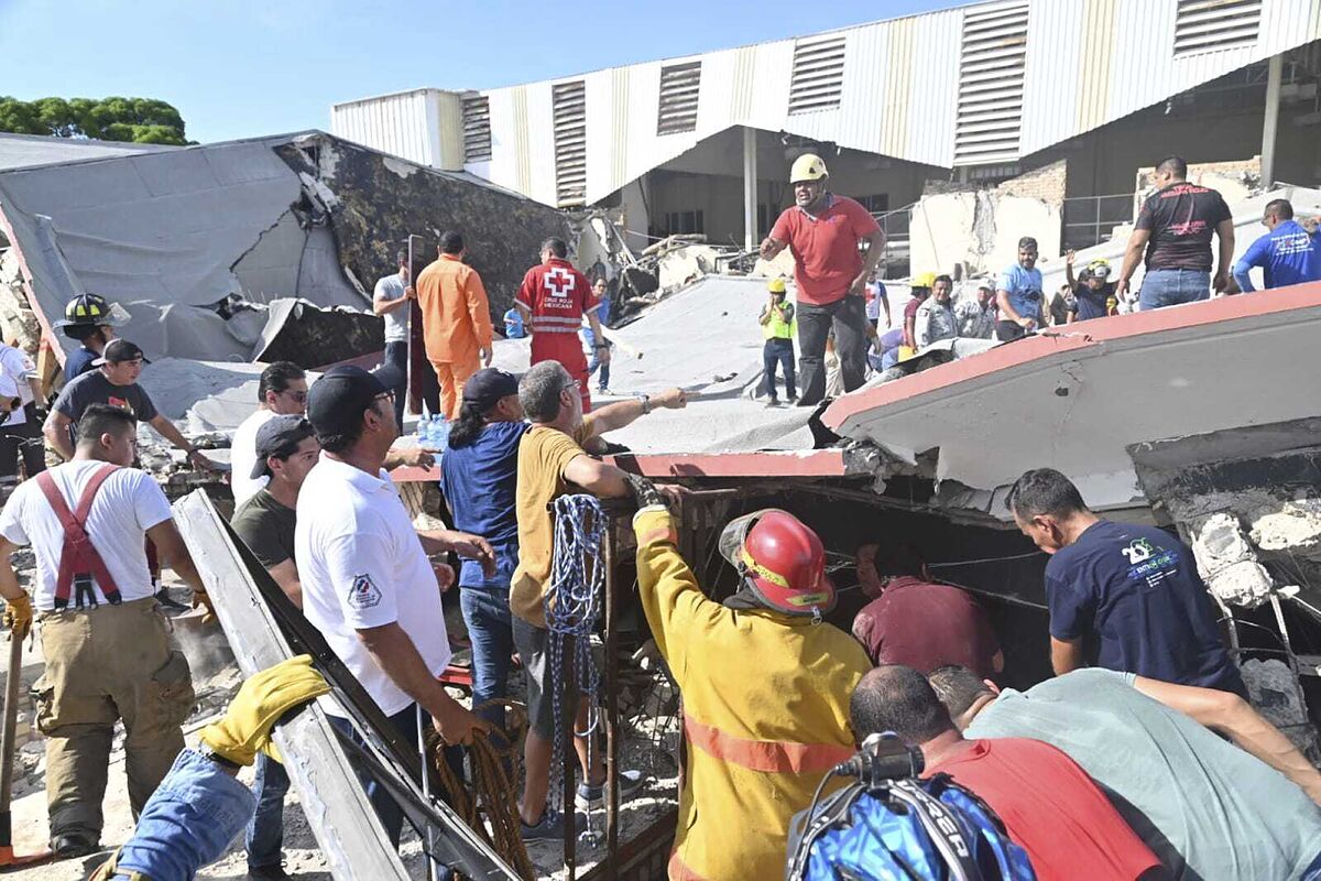 Al menos siete muertos al desplomarse el techo de una iglesia durante una misa en México