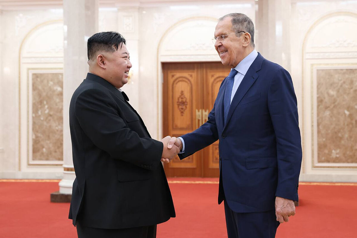 El Ministro de Asuntos Exteriores ruso, Serguéi Lavrov, agradece a Corea del Norte el apoyo recibido en Ucrania