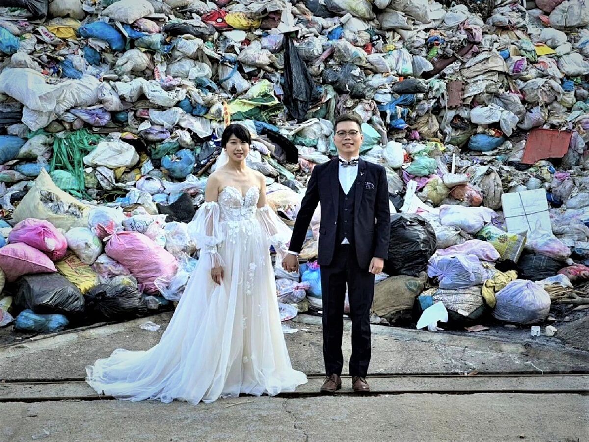 Fotos de boda de la montaña de basura de 4.000 toneladas de Taiwán