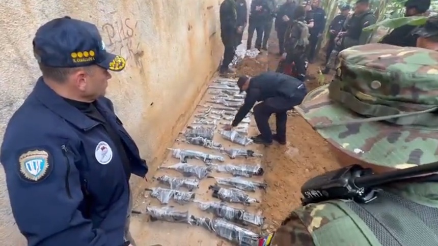 Impactante video de armas encontradas en prisión de Tocuyito