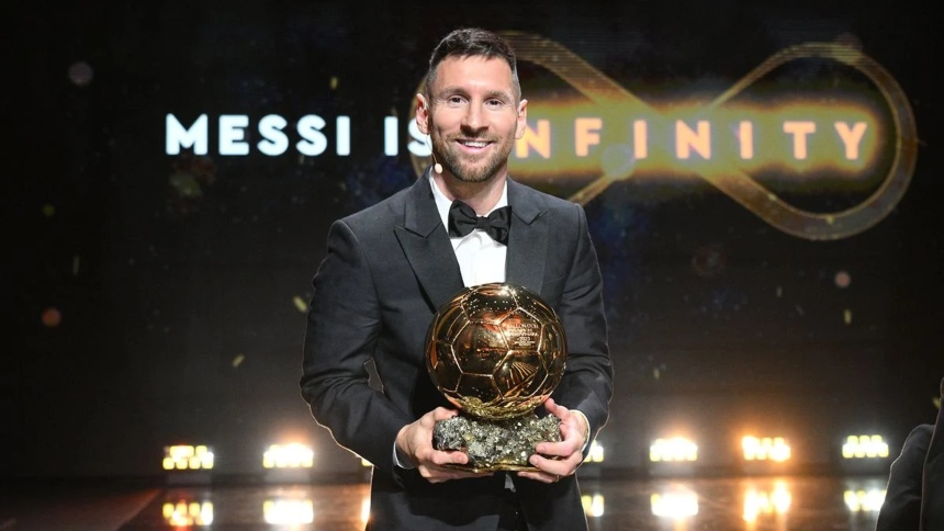 Messi hace historia y gana el octavo Balón de Oro, dedicado incluso a Maradona