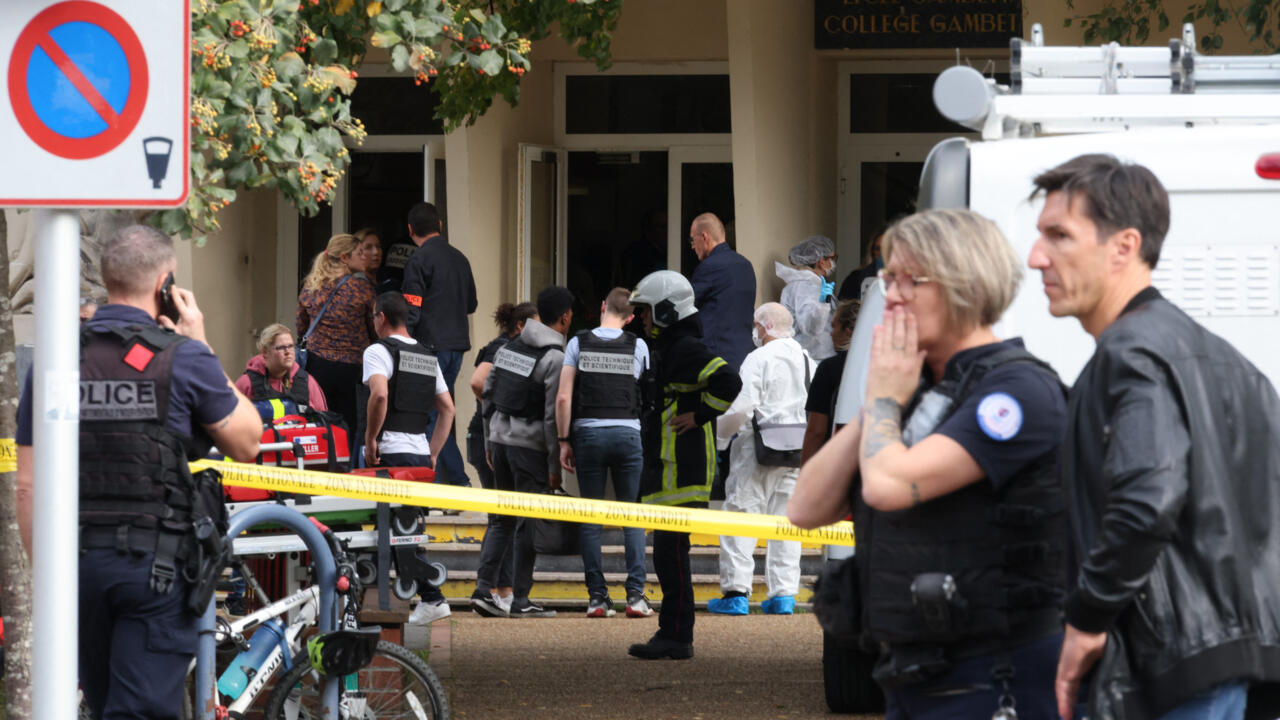 Un muerto y dos heridos graves en un ataque con cuchillo en una escuela francesa