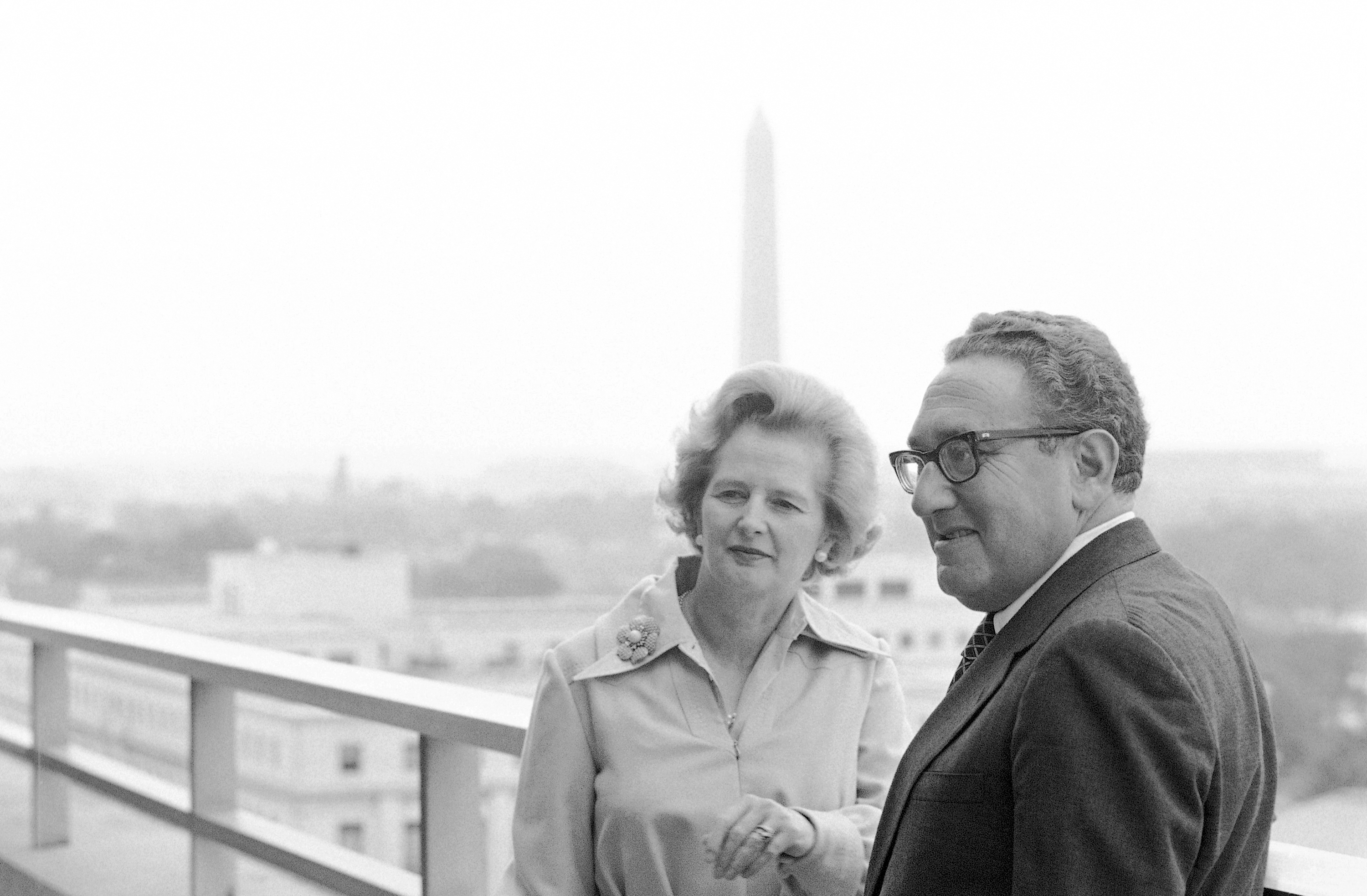 Con la primera ministra del Reino Unido, Margaret Thatcher, en Washington el 18 de septiembre de 1975.