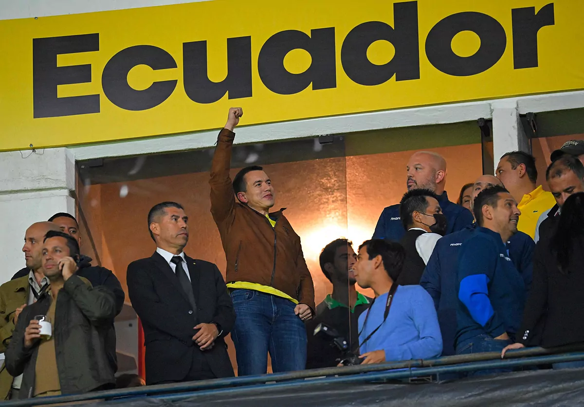 Daniel Noboa asume el poder en un Ecuador asediado por la economía y el narcotráfico
