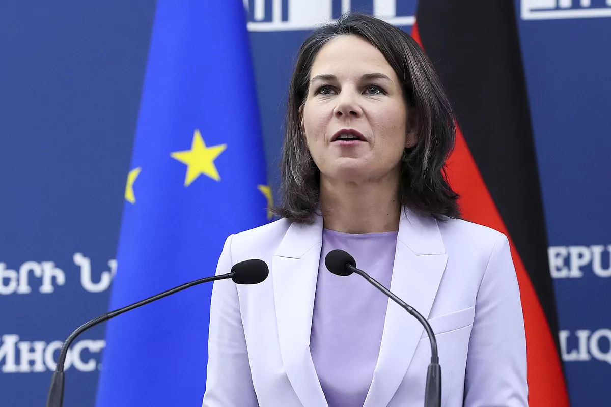 El ministro de Asuntos Exteriores de Croacia se disculpa tras intentar besar a su homólogo alemán al estilo Rubiales
