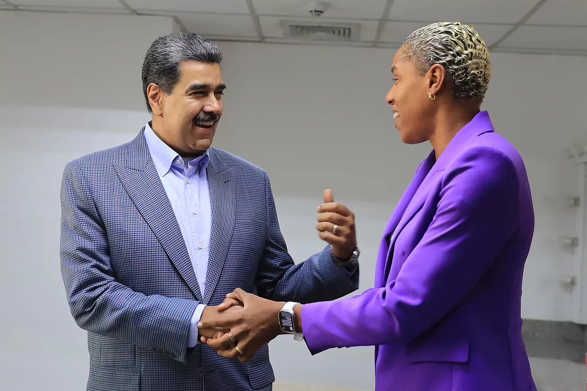 Maduro ficha a la deportista Yulimar Rojas, "Reina de Venezuela", para su referéndum patriótico