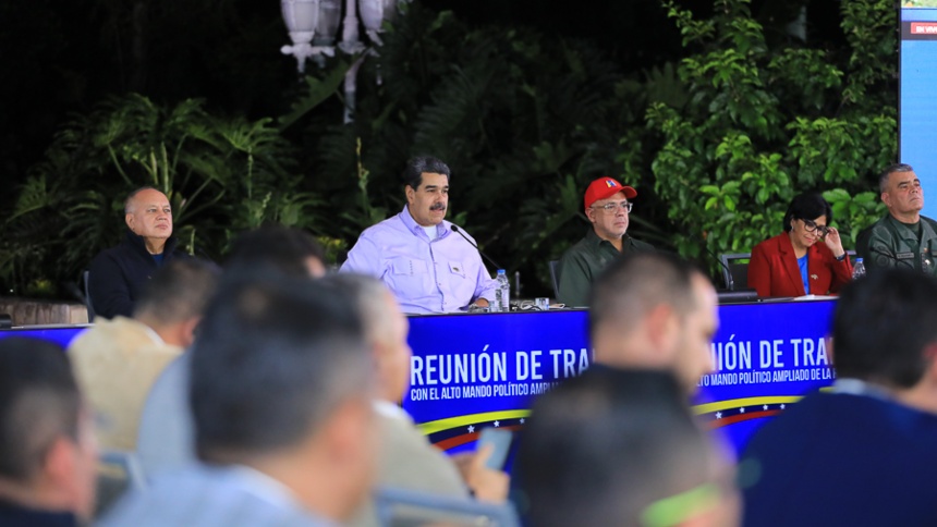 Maduro tacha de “entregadores” a la Plataforma Unitaria y los acusa de iniciar una campaña contra el Esequibo