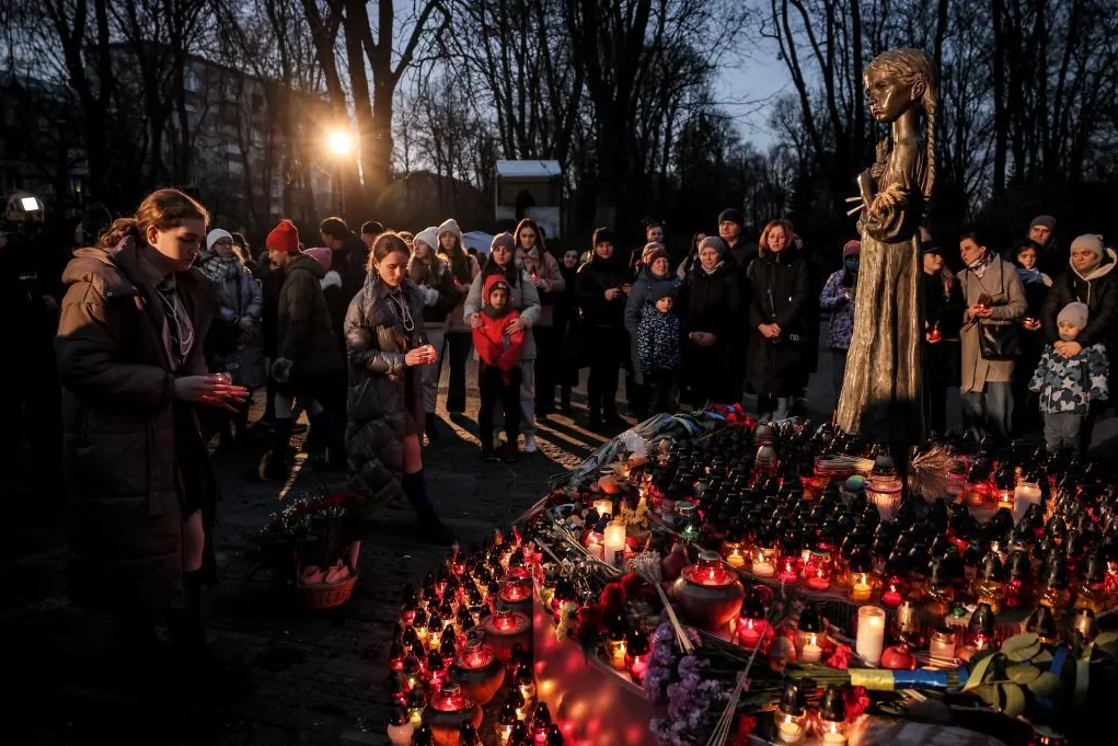 Ucrania conmemora 90 años del Holodomor, la gran hambruna, en plena guerra