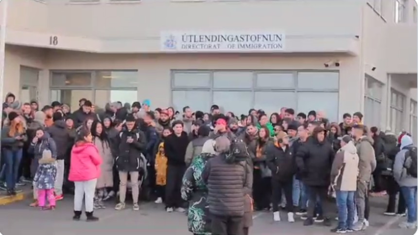 Venezolanos en Islandia protestaron contra la deportación de sus compatriotas